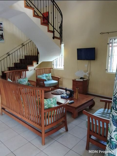 Maison familiale avec piscine et studio · photo 3/5